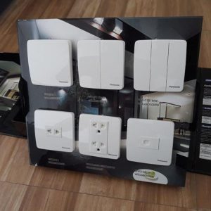 Ổ CẮM CÔNG TẮC MINERVA